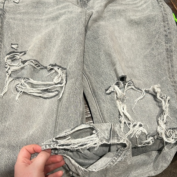 American Eagle Gray High-Waisted Mom Jeans with Holes - Picture 3 of 4